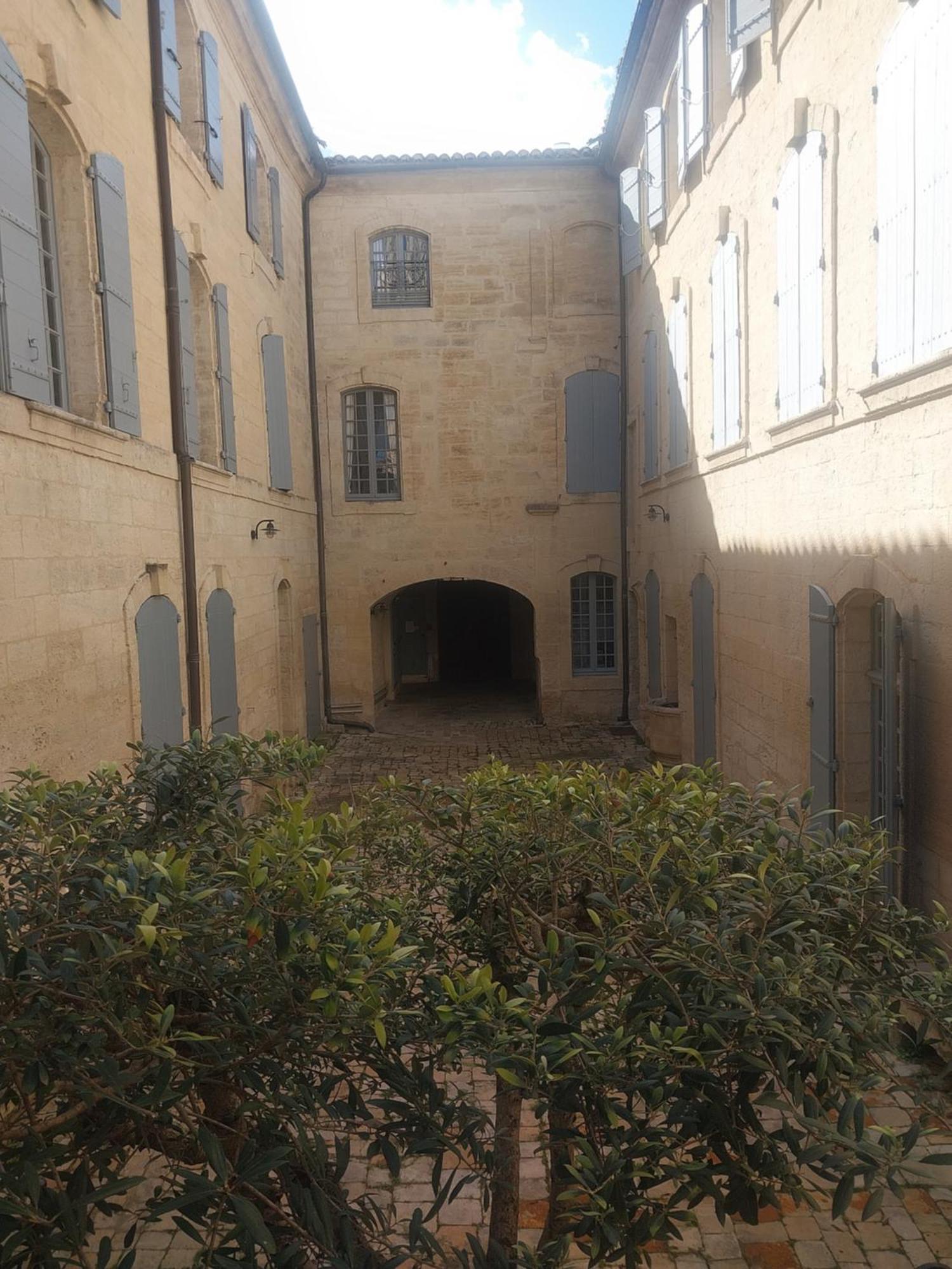 Studio Au Centre Historique D'Uzes Luaran gambar
